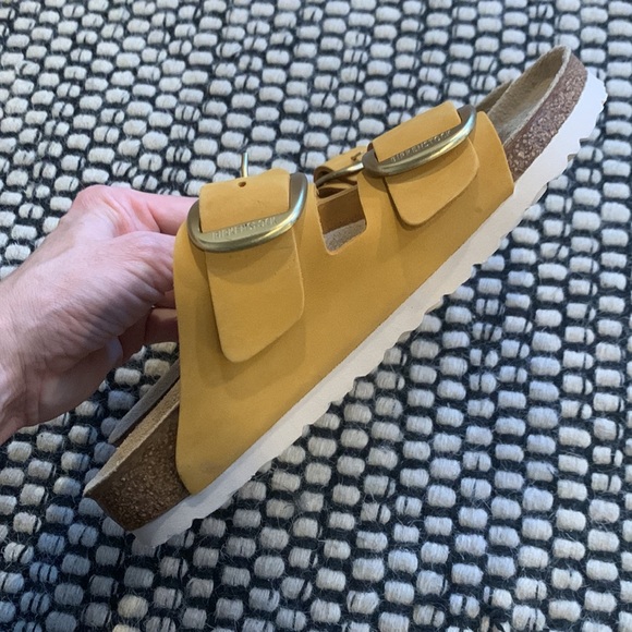 New Without Tags Big Buckle Arizona 38 Sandals - Picture 2 of 6